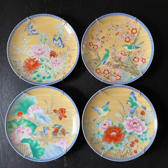 Set of FOUR Japanese decorative plates. - Picture 1 of 12